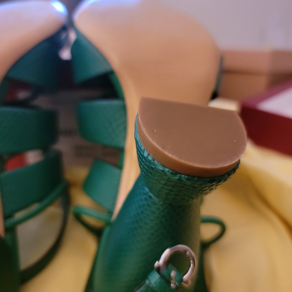 Authentic Salvatore ferragamo size 8